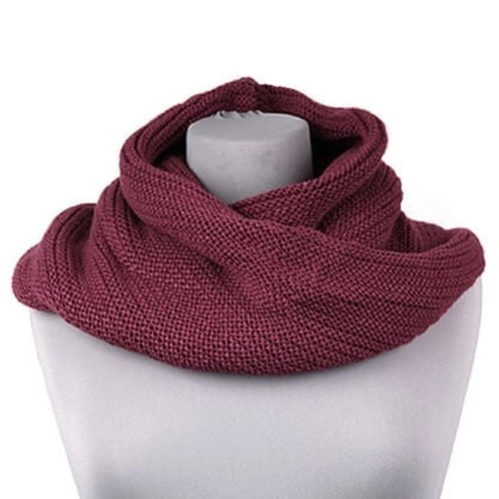 Ladies Burgundy Winter Scarf - Picture 2 of 2